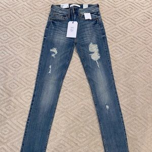 Skinny mid rise jeans